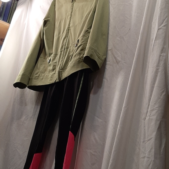 Jacket - Picture 4 of 5